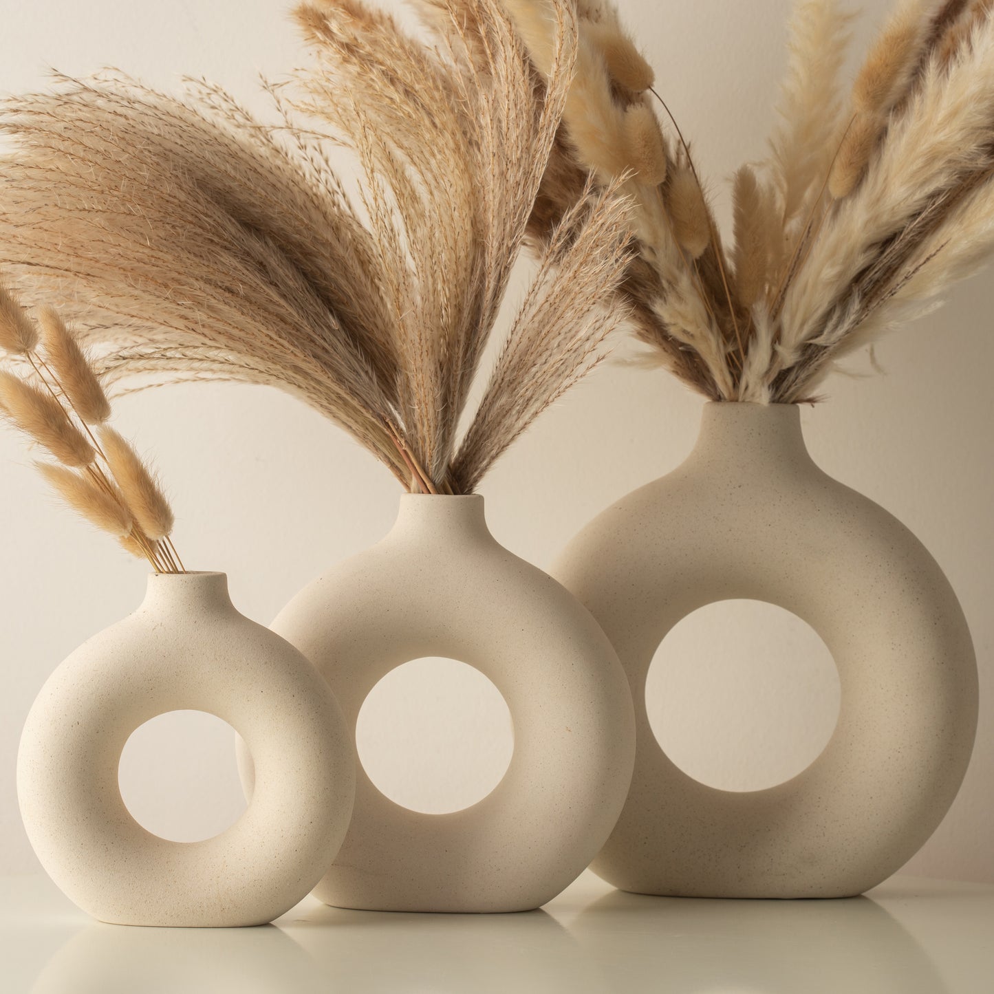 White Donut Vase Ceramic Vase For Pampas Grass Dried Flowers