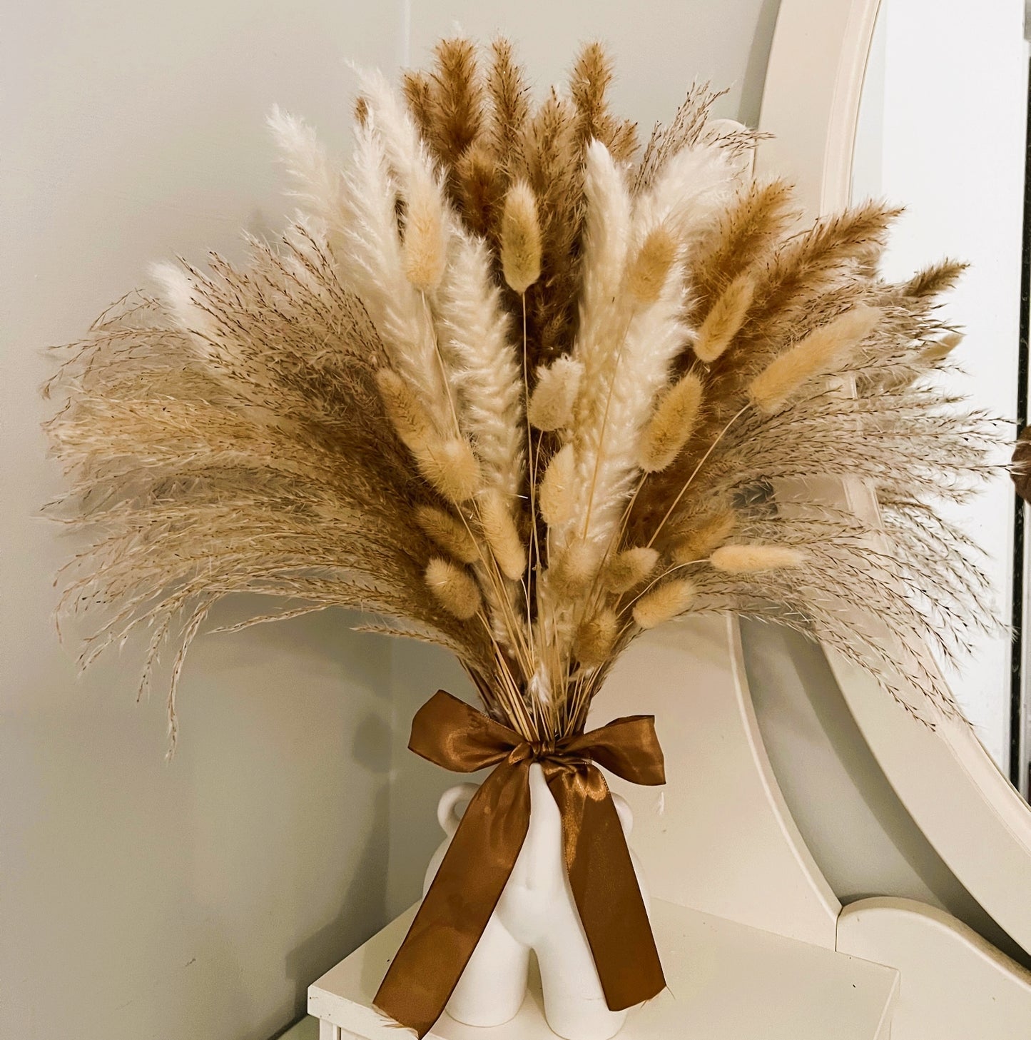 80pcs Dried Flowers Bouquet Pampas Grass Decor – 15 White Pampas Grass, 15 Natural Small Pampas Grass, 20 Bunny Tails Pampas Grass, 20 Reed, 1 Ribbon